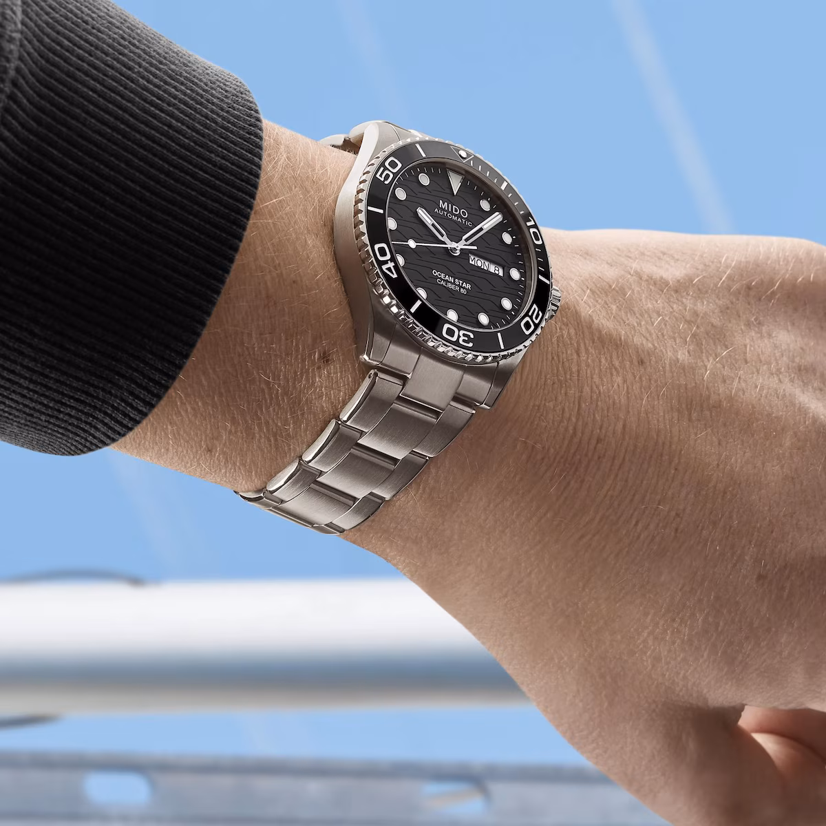 M042 430 44 051 00 6 wrist 1