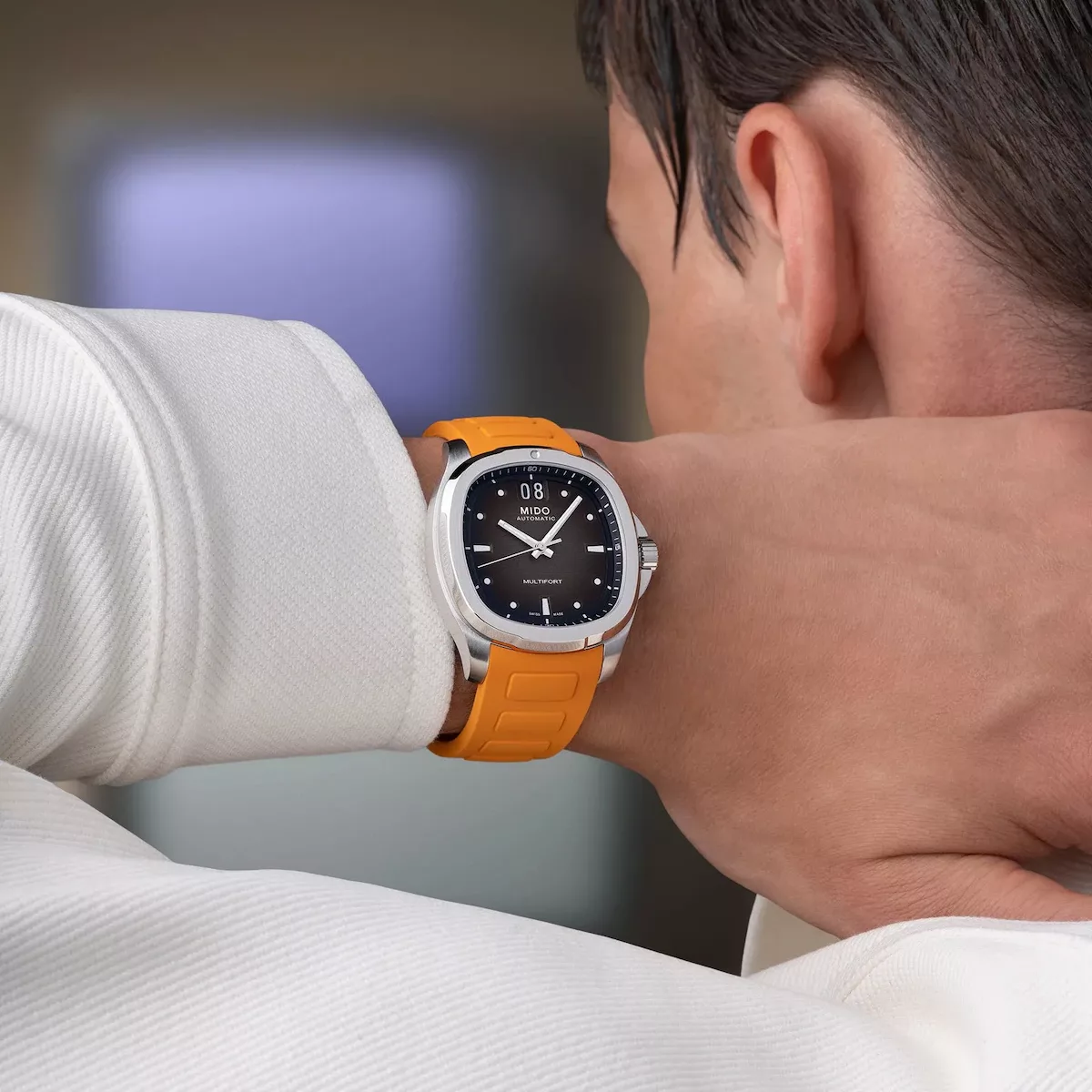 M049 526 17 081 00 6 wrist 1