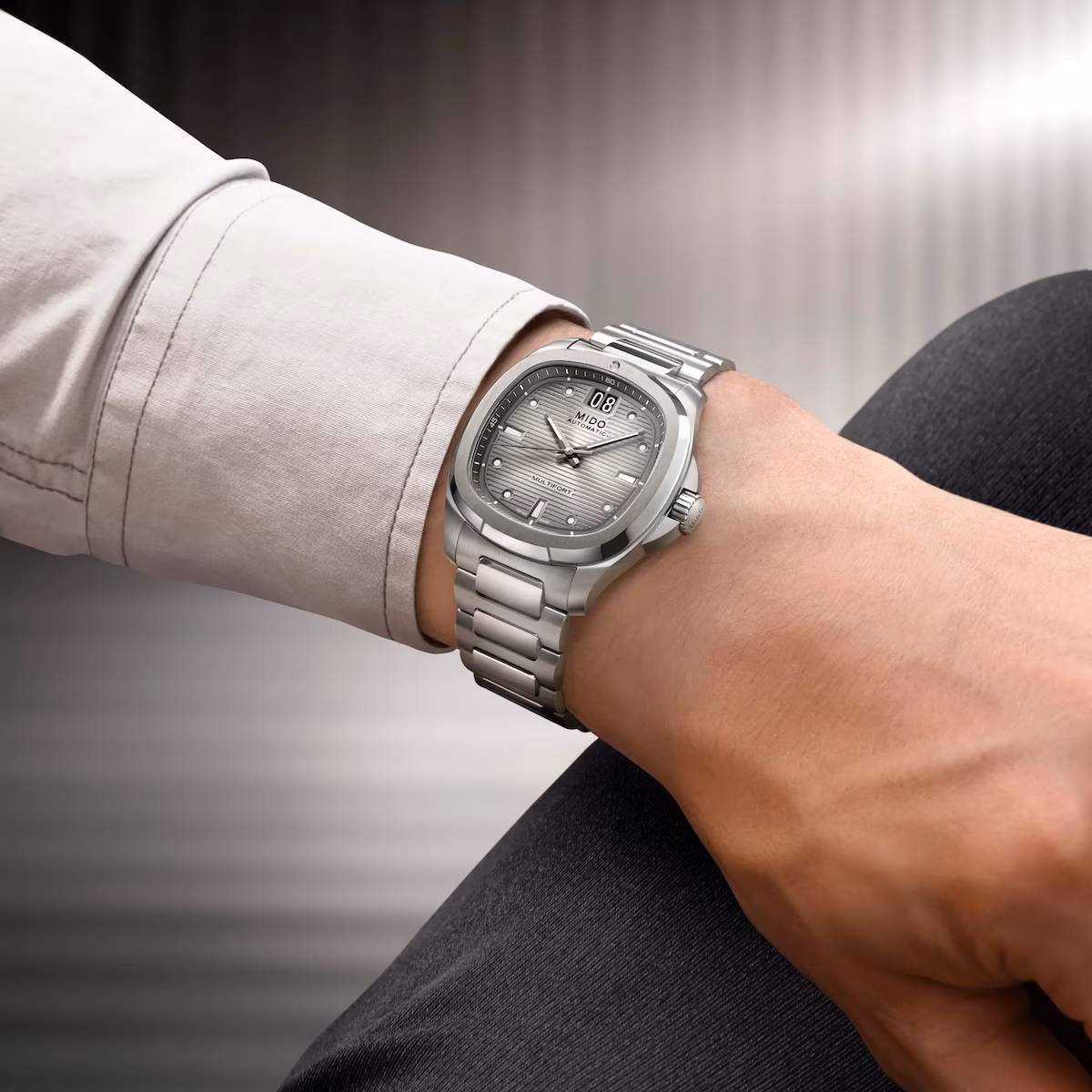 M049 526 44 081 00 6 wrist 1